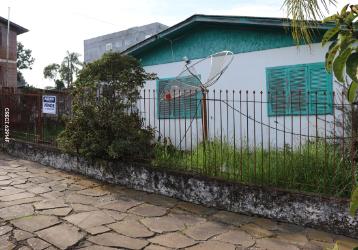 Imóvel a venda no centro de Ilópolis em amplo terreno que pode ser desmembrado